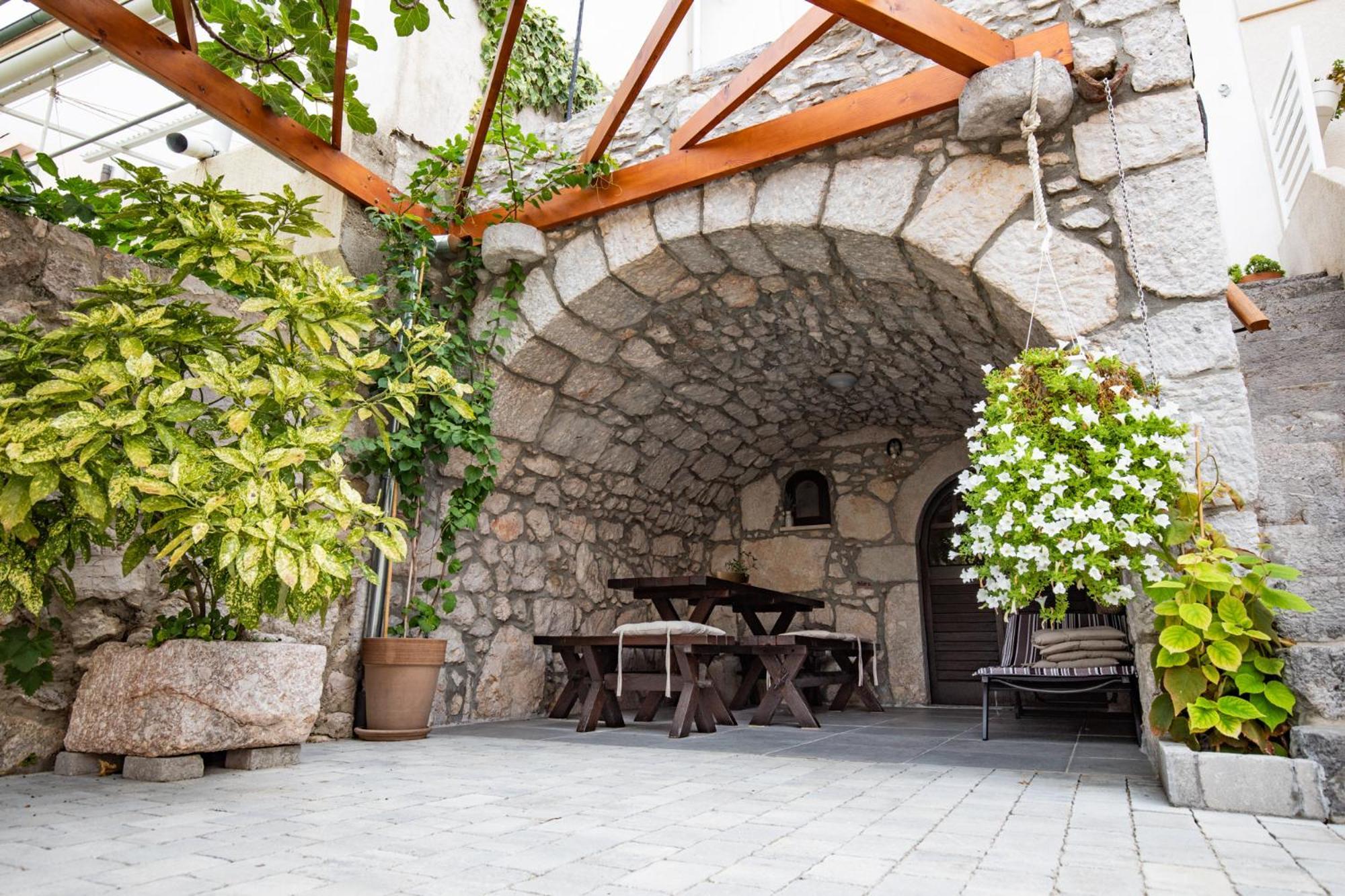 Guest House Otto Punat Exterior photo
